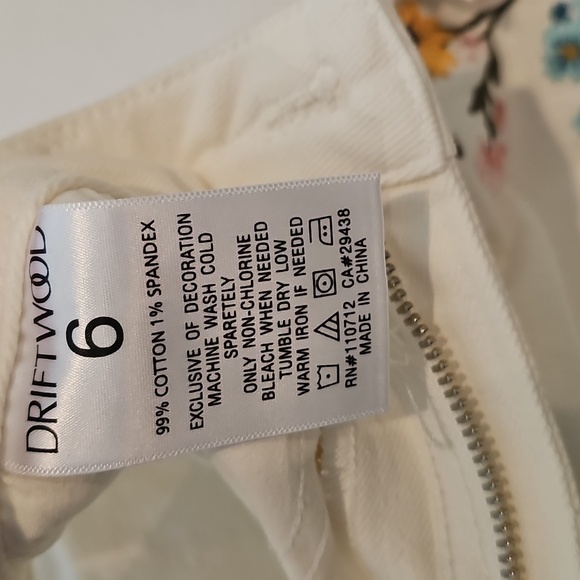 DRIFTWOOD Cream Slight Bootcut Kelly Jeans with Floral Embroidery, Size 6 - Picture 6 of 9